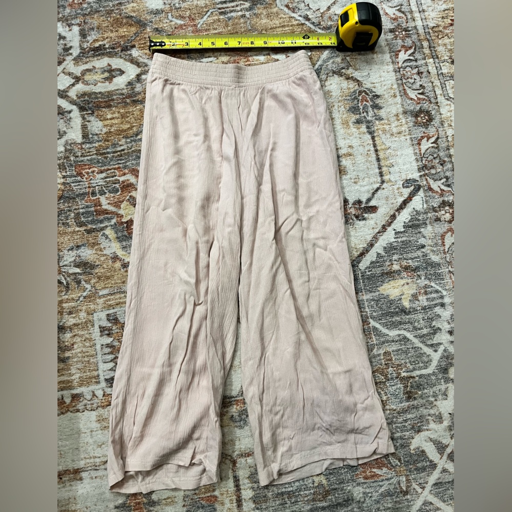 Aritzia Light Pink Wide-Leg Capris